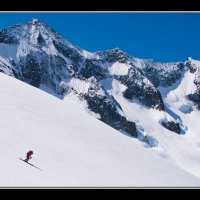Jeff-skis-glacier