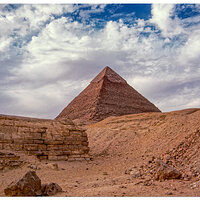 SS-KhafrePyramid.jpg