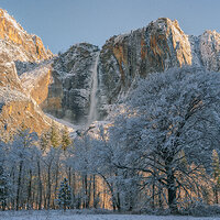 _CAP5168YosemiteUpperfallSnowyMorning45CropFB.jpg