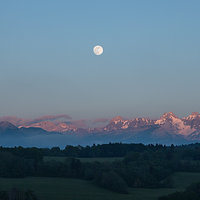 Full Moon Rising