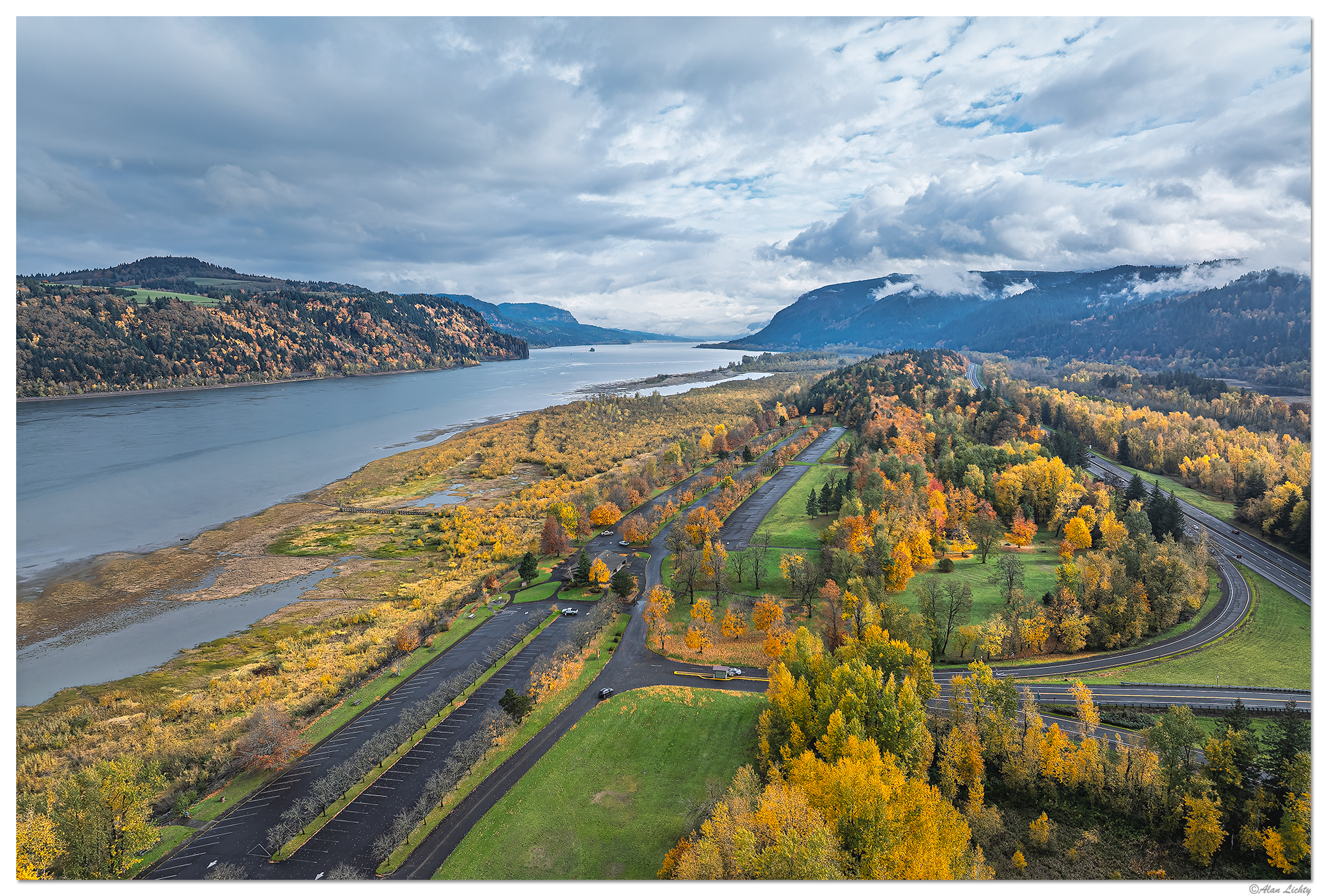 DJI_M3P_24P_RoosterRockSP111023.jpg