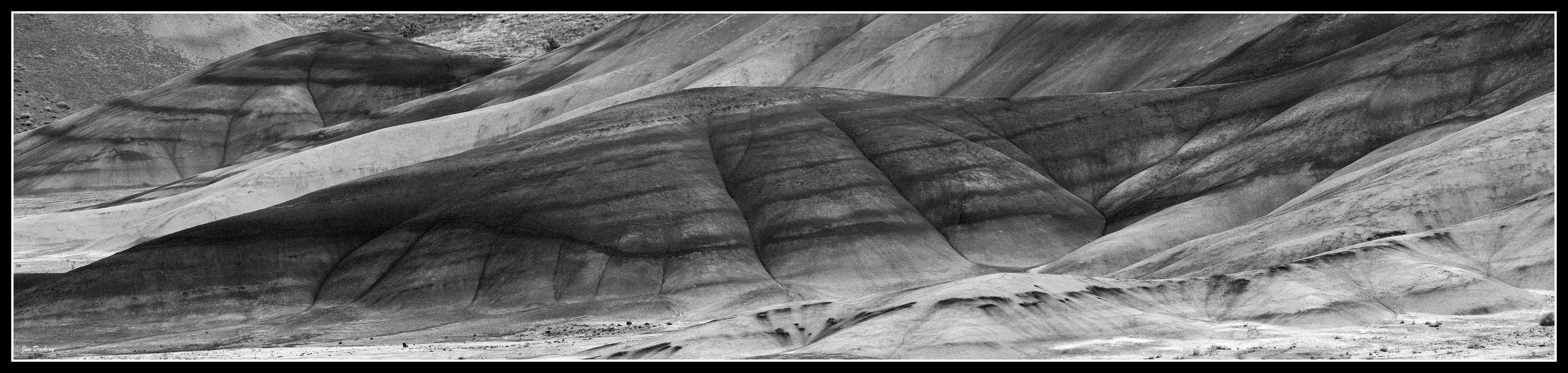 Painted-Hills_Pano3bw
